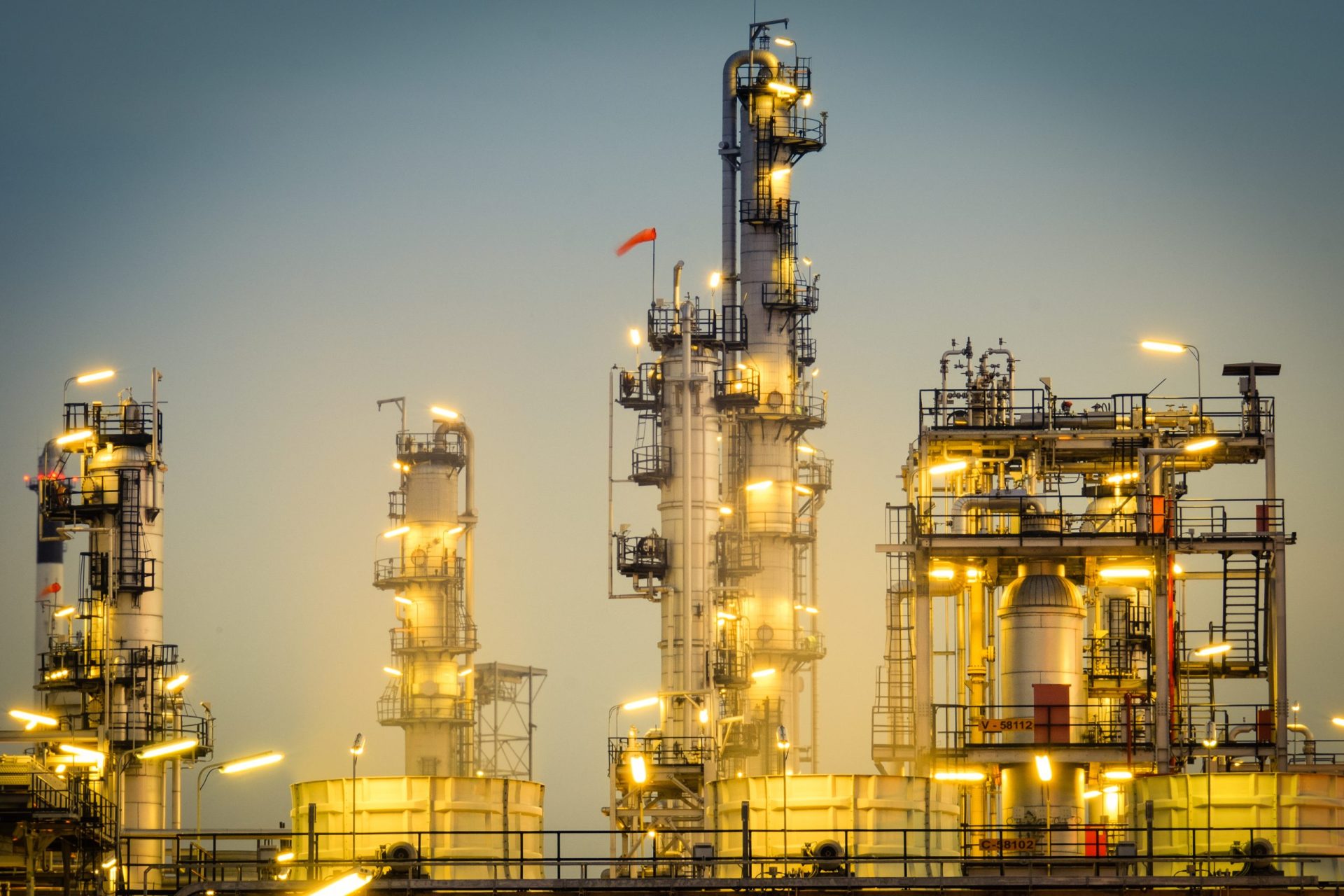 Petróleo. Ano começa com preços em alta devido à tensão no Irão