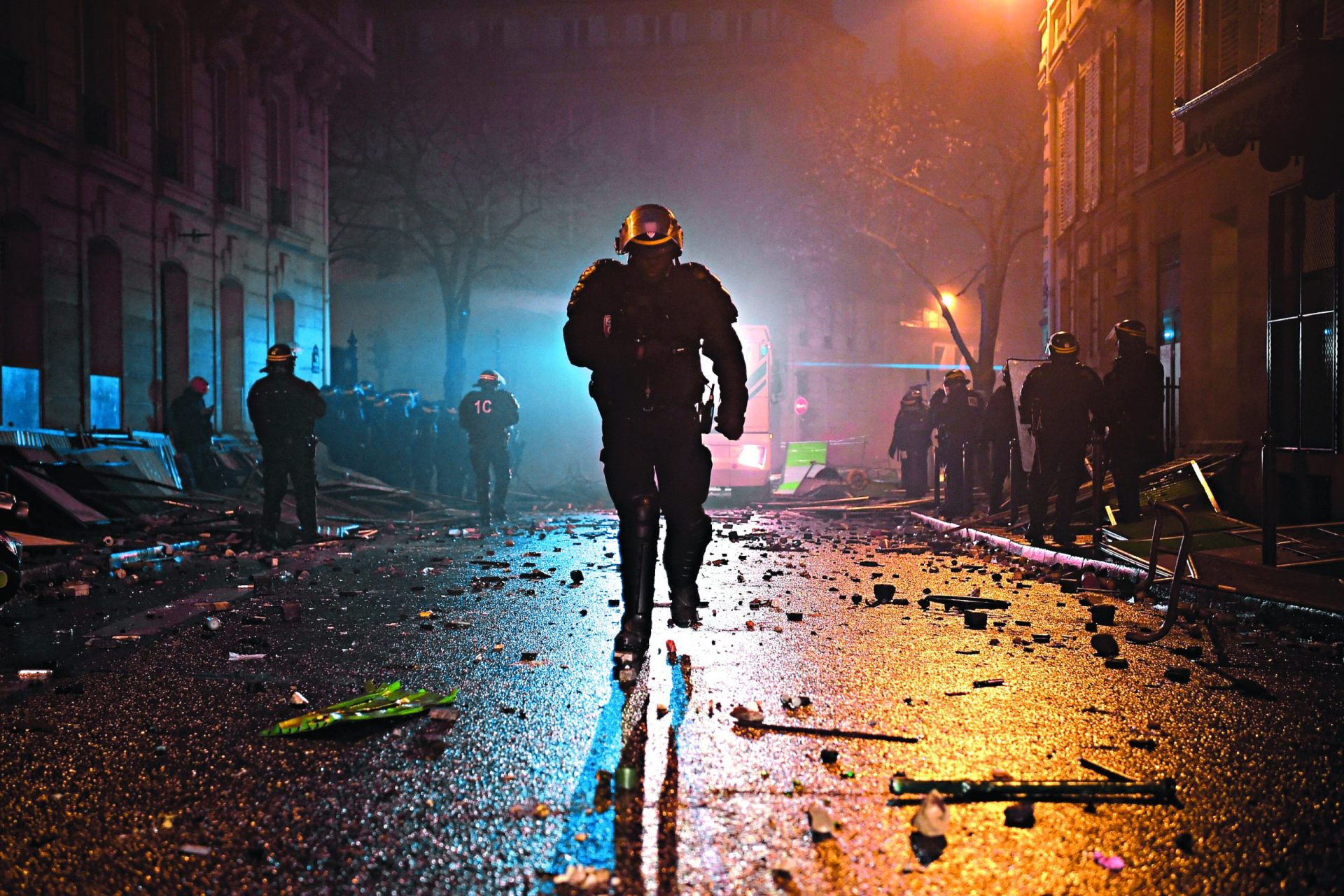 Coletes amarelos. Governo francês à espera de mais violência