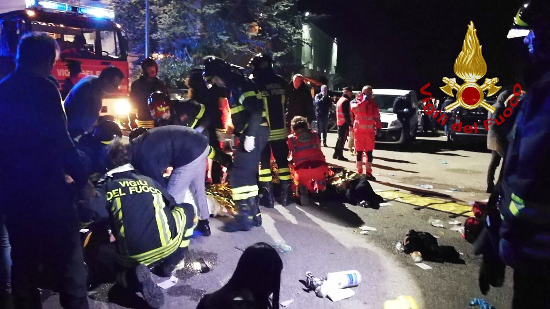 Pânico em discoteca italiana mata seis pessoas e faz mais de cem feridos