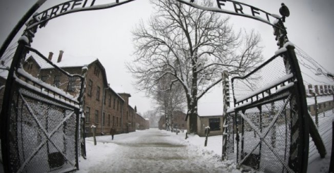 Presidente polaca quer rever lei sobre o Holocausto