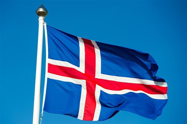 Islândia. Lei obriga empresas a pagar salários iguais a homens e mulheres