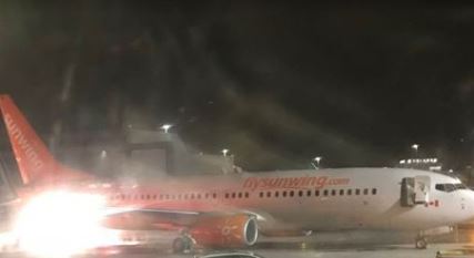 Colisão entre dois aviões provoca incêndio | VÍDEO