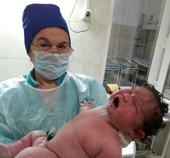 Mulher deu à luz bebé com 6,3 quilos sem anestesia