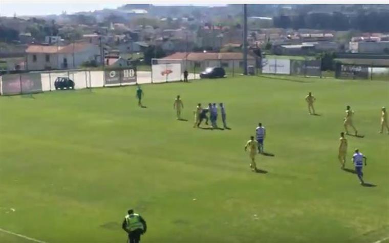MP acusa formalmente jogador do Canelas por agressão a árbitro