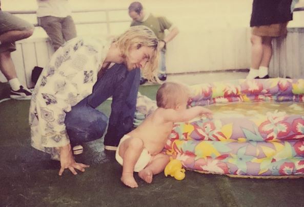 A mensagem enigmática da filha de Kurt Cobain no dia de aniversário do pai