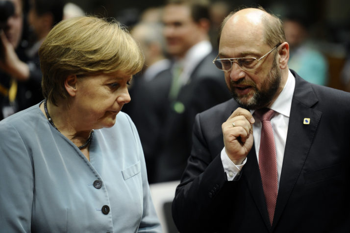 Merkel admite “compromissos dolorosos” para alcançar coligação