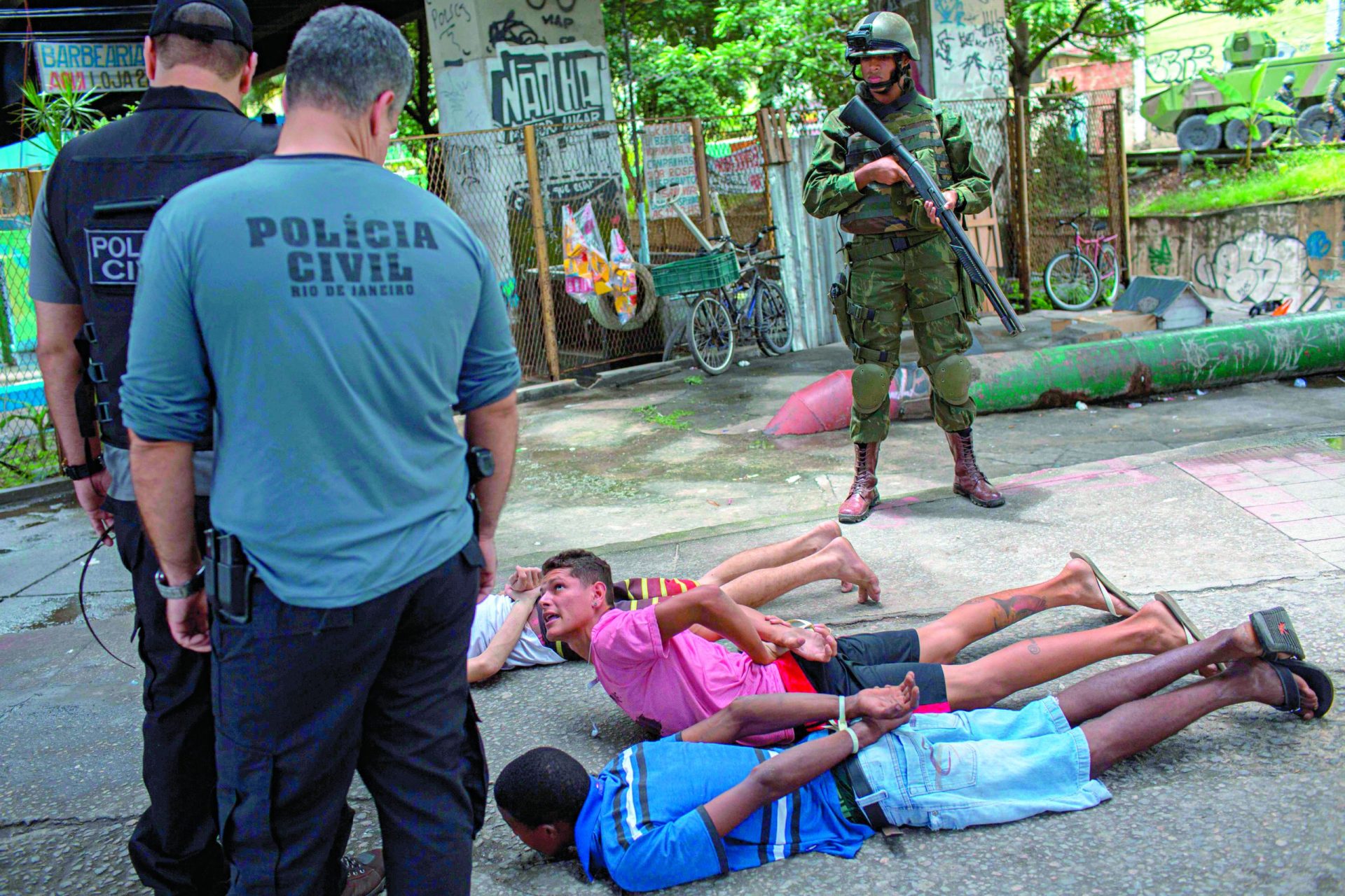 Vinte e três detenções na Cidade de Deus depois de morte de crianças