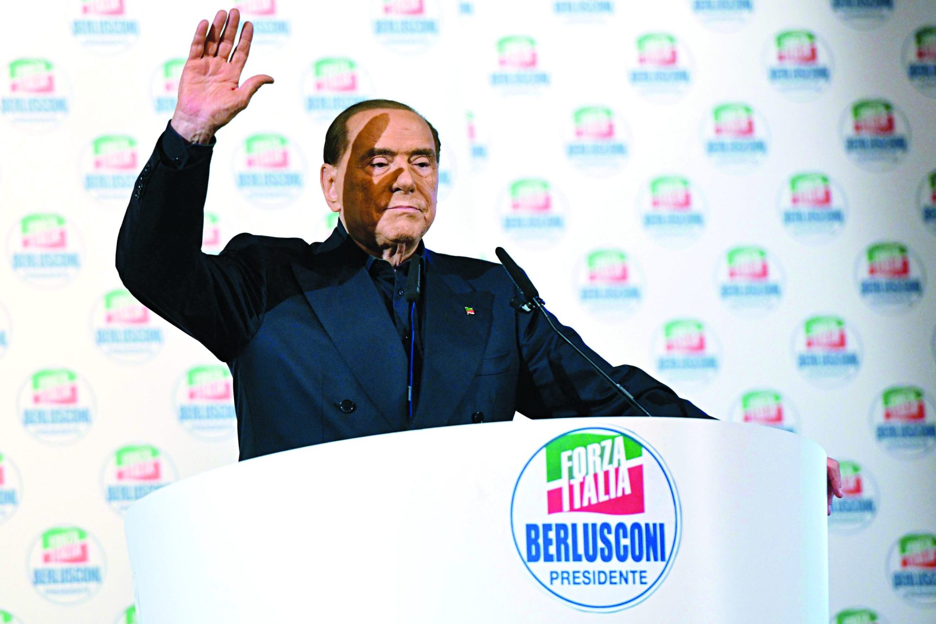 Itália. Berlusconi, o candidato da União Europeia