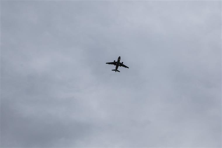 Aeroporto de Genebra fechado devido a queda de neve