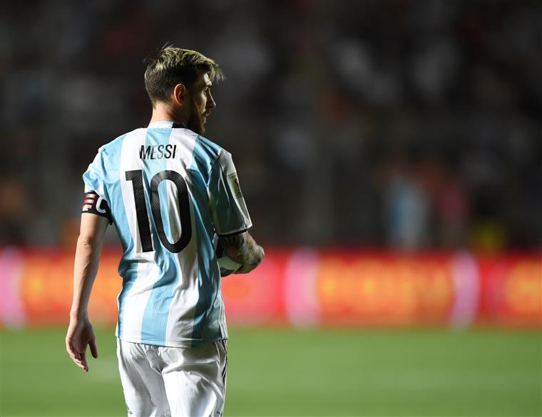 Espanha-Argentina. Messi deu a palestra ao intervalo e motivou depois do 6-1
