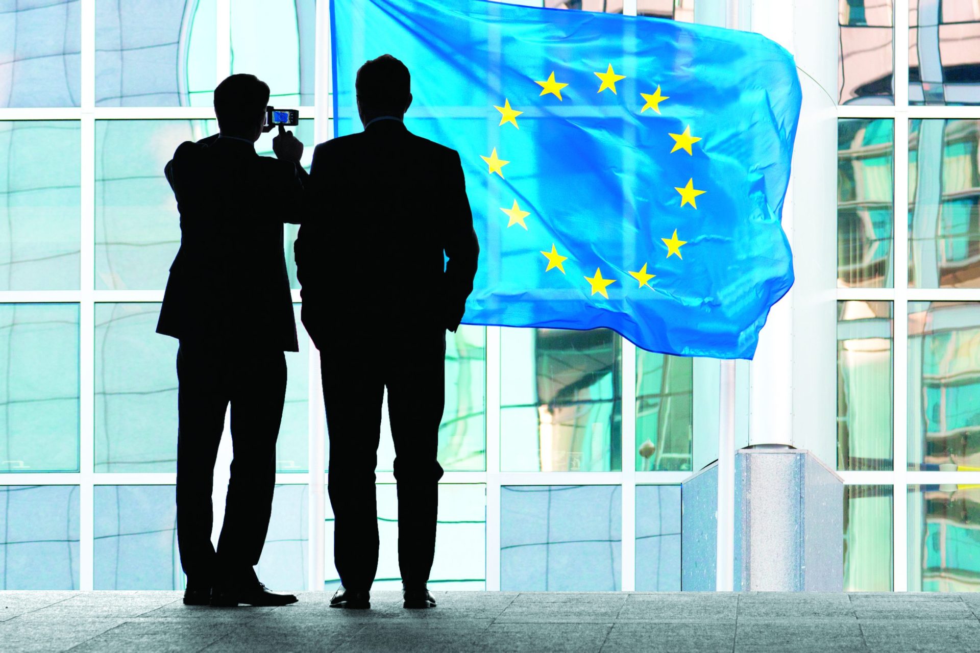 Bruxelas quer impor taxas às gigantes tecnológicas
