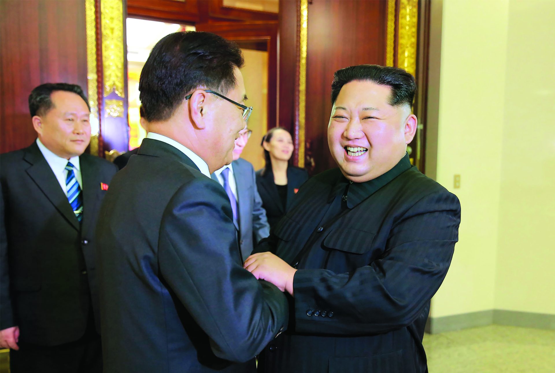 Coreia do Norte. Kim abre a porta à paz  e à desconfiança