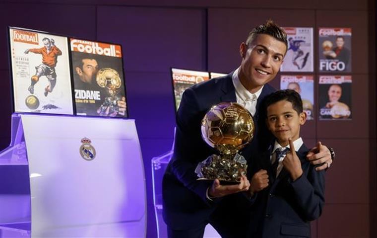 Filho de Cristiano Ronaldo marca golo de bicicleta |VÍDEO