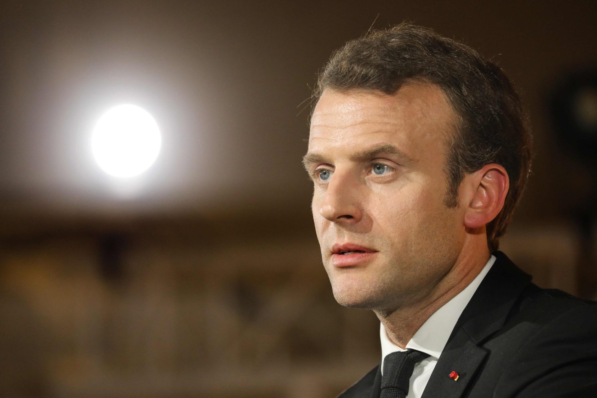 Macron diz ter provas de que foram usadas armas químicas na Síria