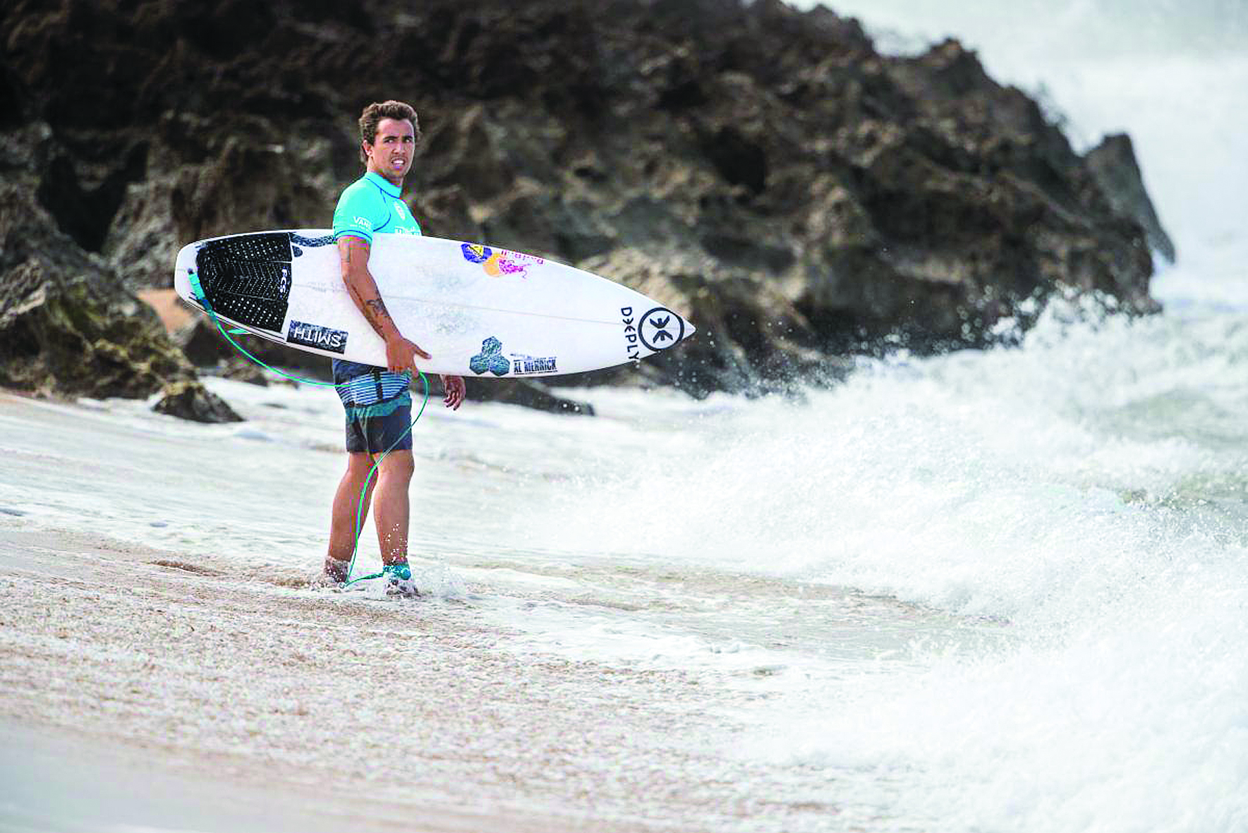 Vasco Ribeiro. Quinto título nacional de surf à espreita e o foco na esperança de ir fazer companhia a Kikas