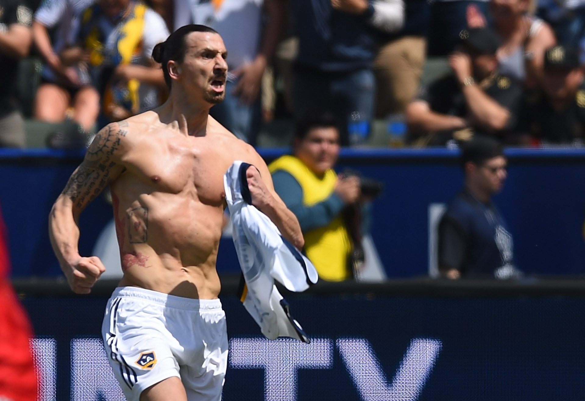 A incrível estreia de Zlatan pelos LA Galaxy | VÍDEO