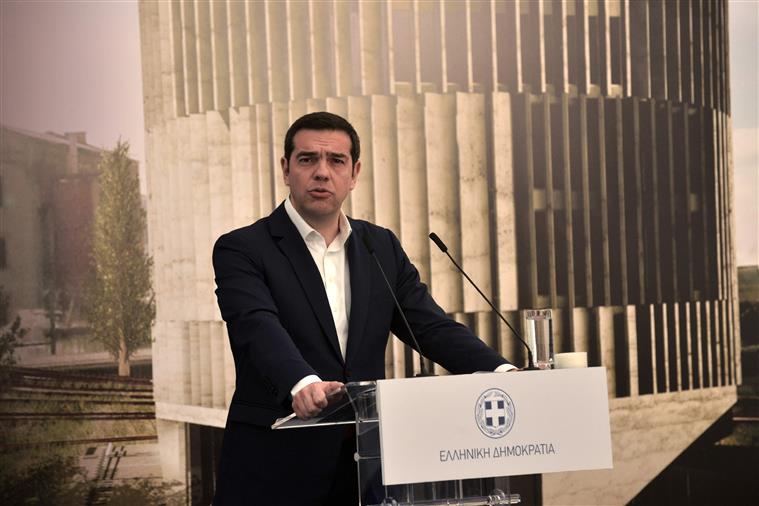 Grécia com excedente primário de 4% duplica objetivos fiscais