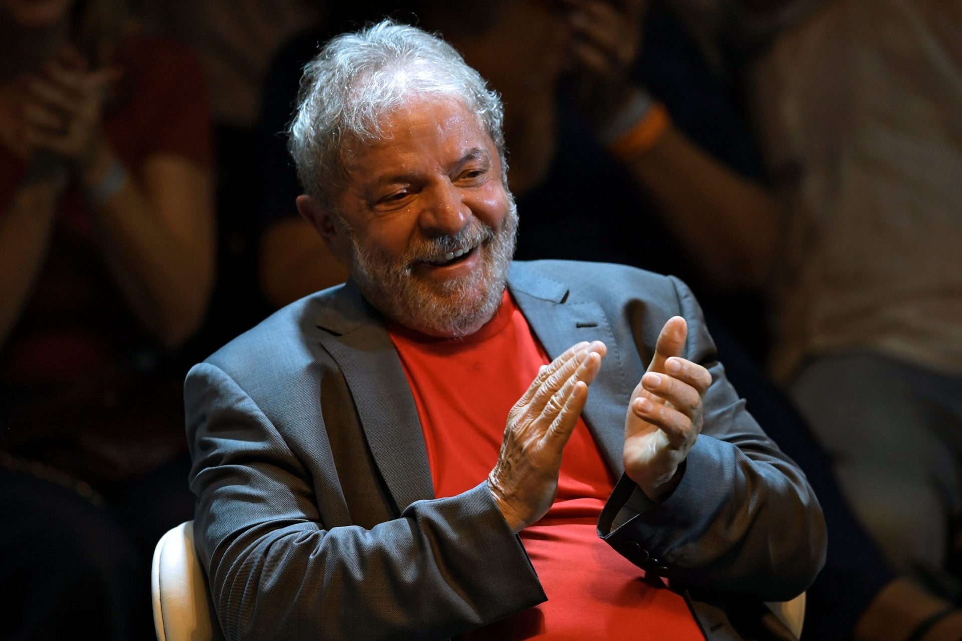 Lula da Silva.  Supremo decide hoje se o ex-presidente vai já preso ou continua a lutar