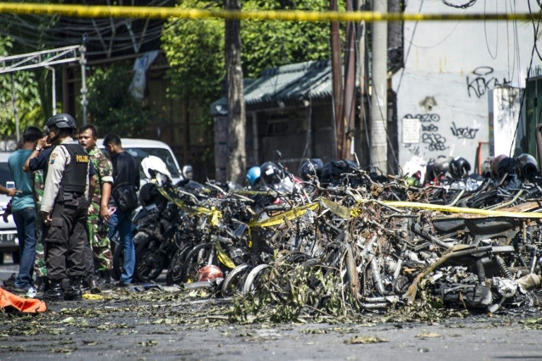 Indonésia. Família leva quatro filhos a fazerem-se explodir em nome do Estado Islâmico