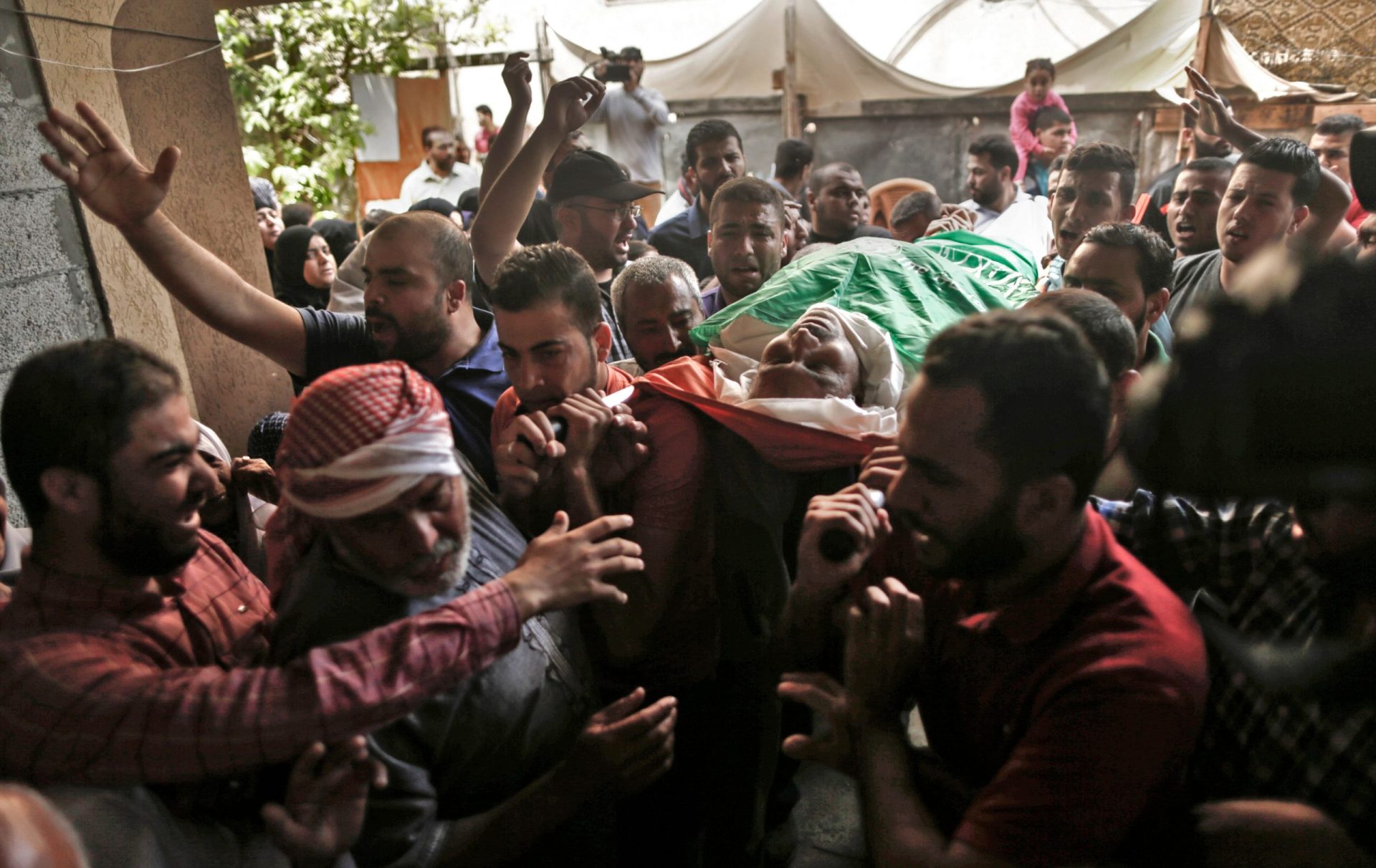 Palestina. A catástrofe foi a enterrar com os mortos