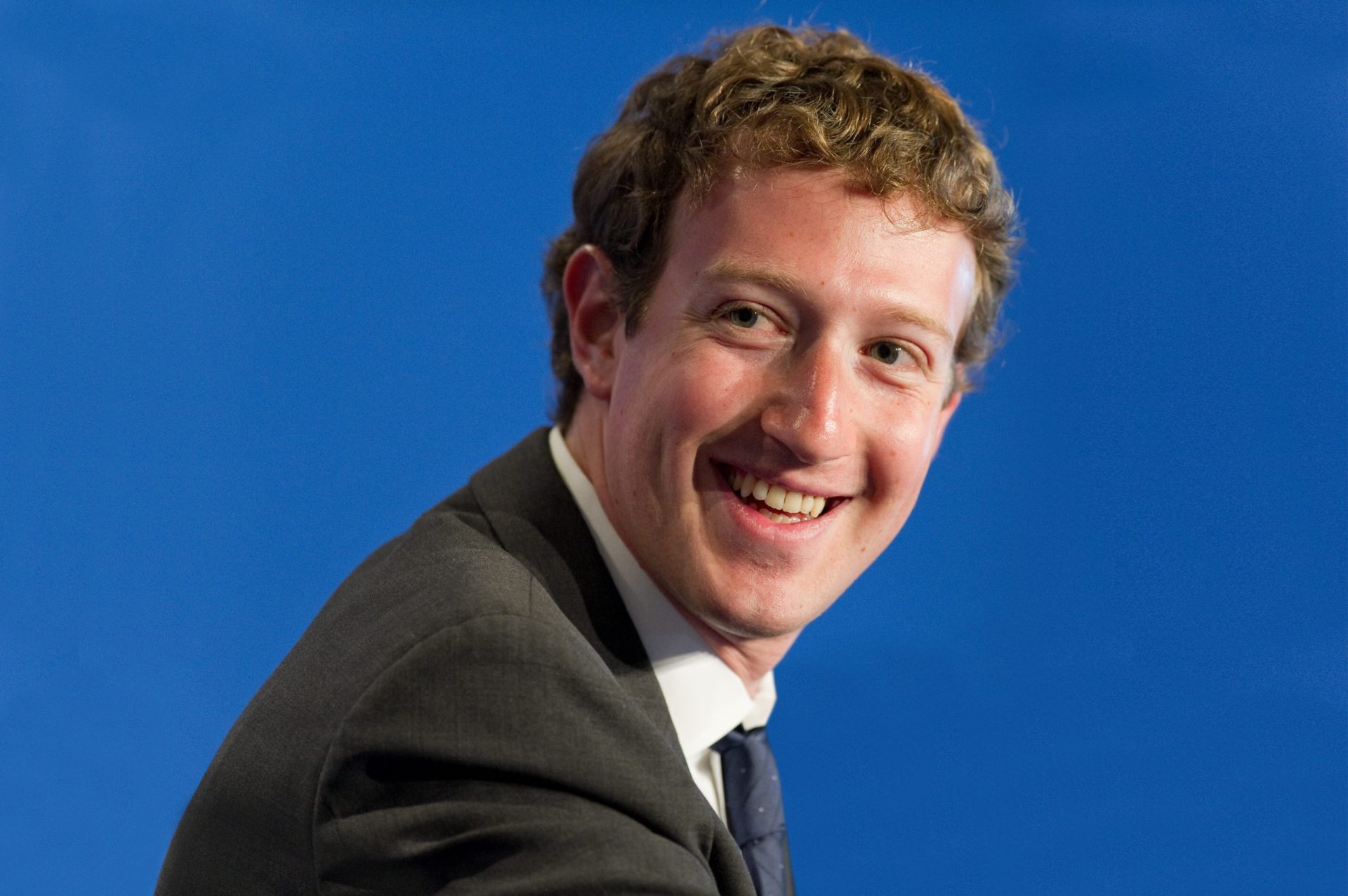 Facebook. Zuckerberg aceita ir ao Parlamento Europeu