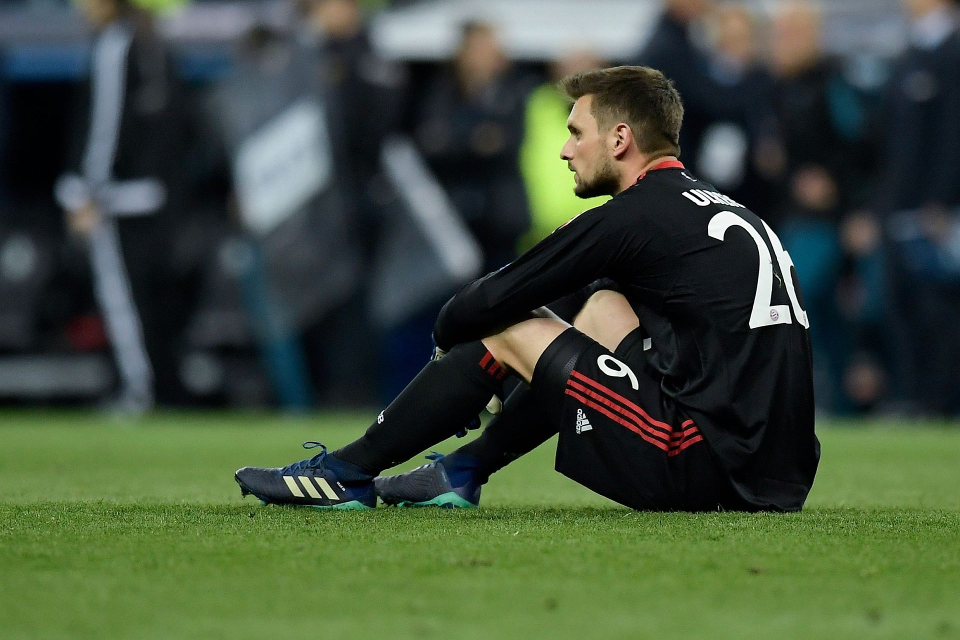 O erro incrível do guarda-redes do Bayern que colocou o Real na final da Champions | VÍDEO