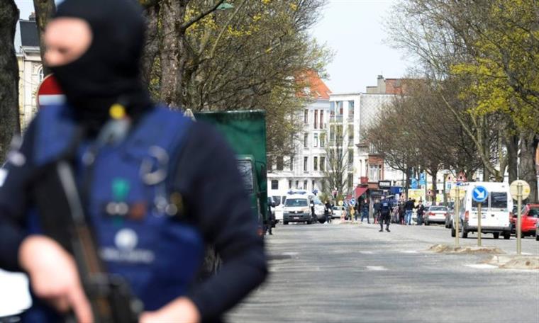 Atirador que matou dois polícias na Bélgica já foi identificado