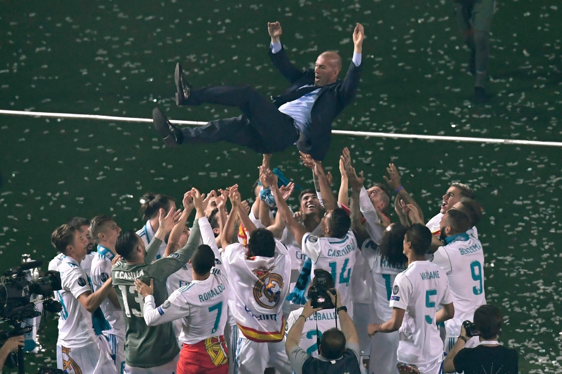 Jogadores do Real Madrid despedem-se de Zidane