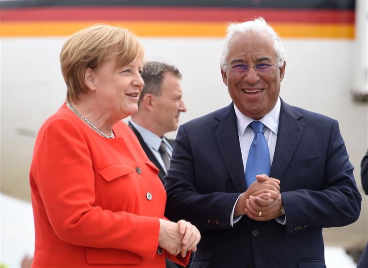 Portugal &#8220;é motivo de alegria para mim&#8221;, diz Merkel