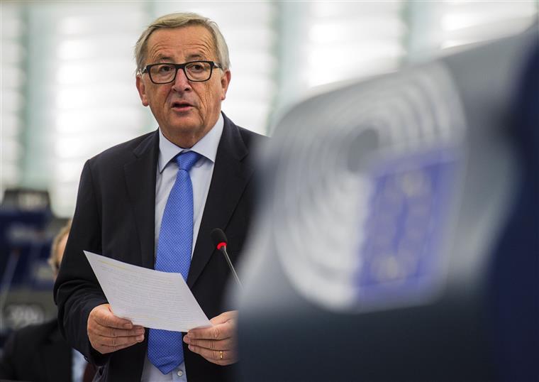 Juncker recomenda a Itália mais trabalho e menos corrupção