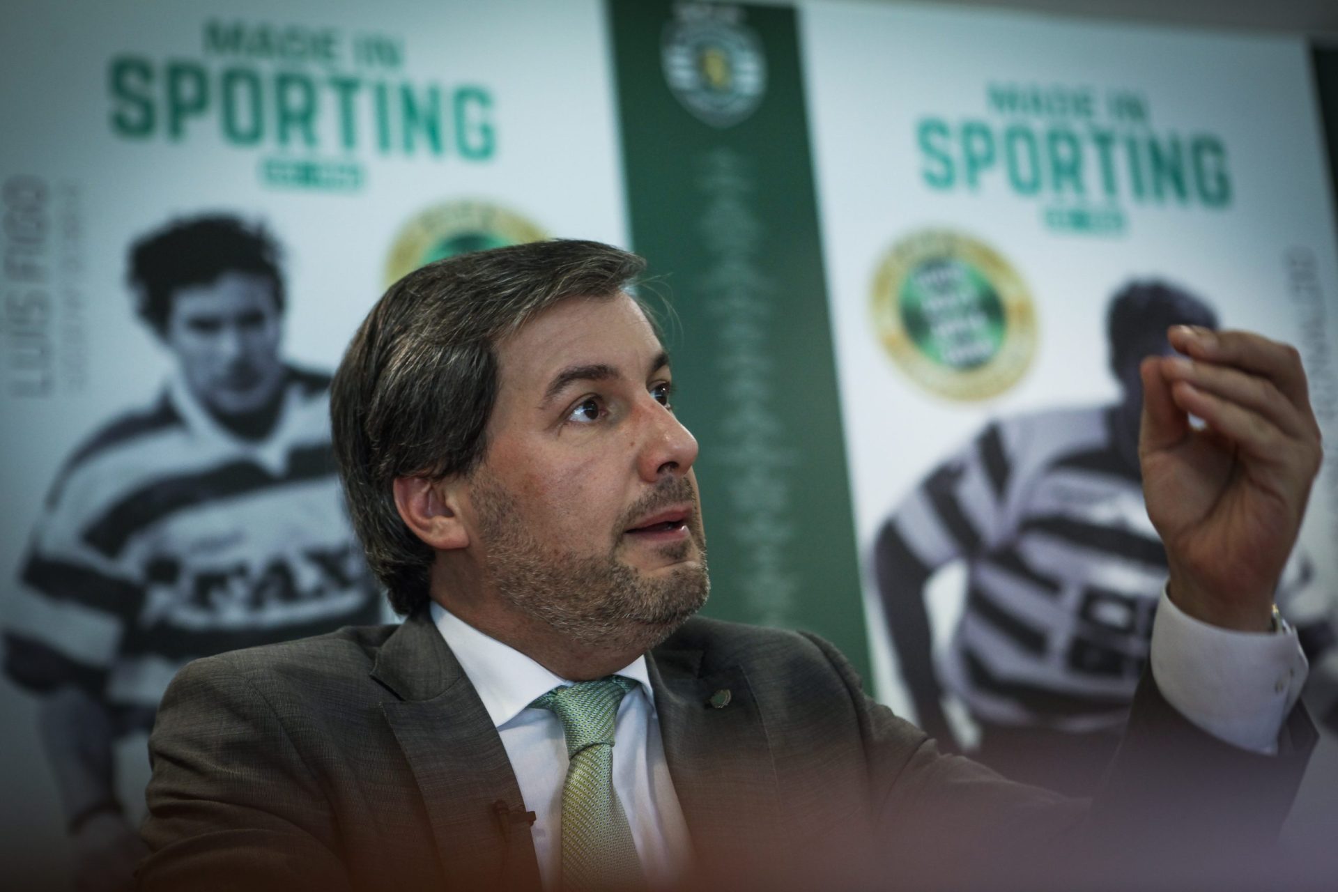 Bruno de Carvalho ignora castigo e vai mesmo para o banco no derby