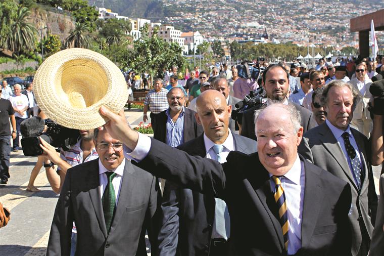 Parlamento da Madeira aprova atribuição de insígnia a Alberto João Jardim