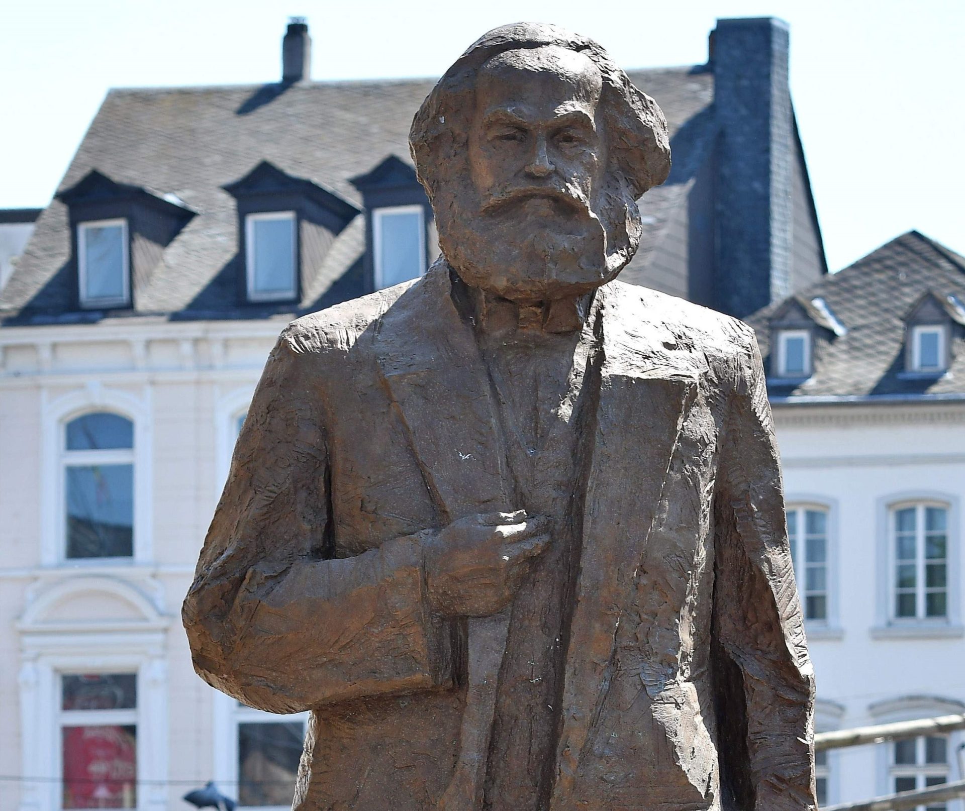 Alemanha. Estátua de Marx oferecida pela China dá polémica