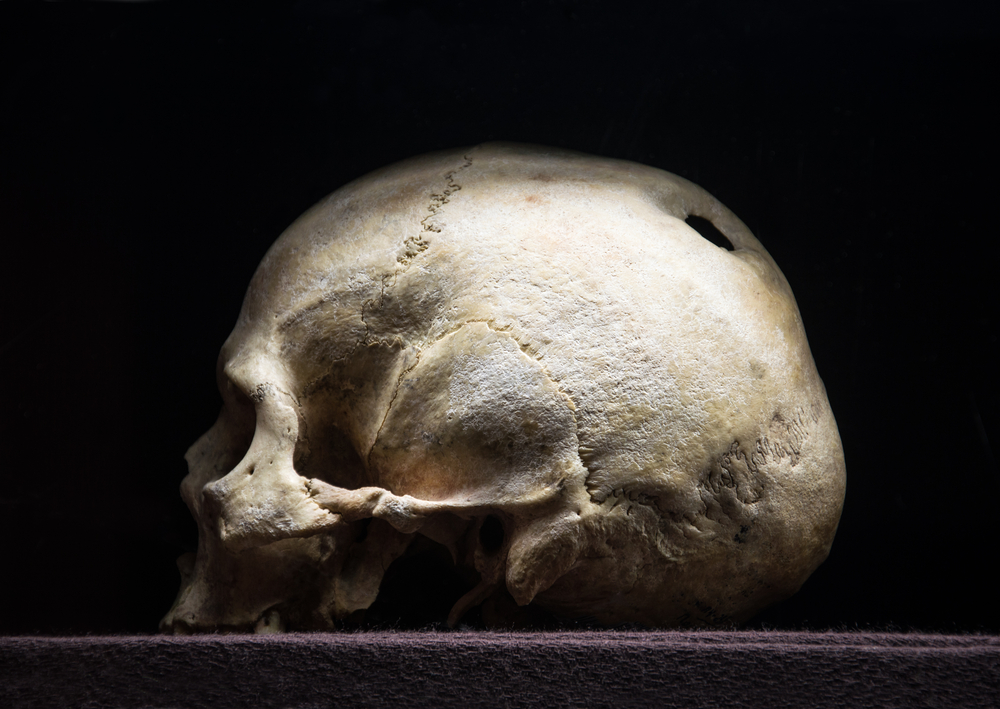 Idade Média. Arqueólogos encontraram um caixão que guardava dois mistérios