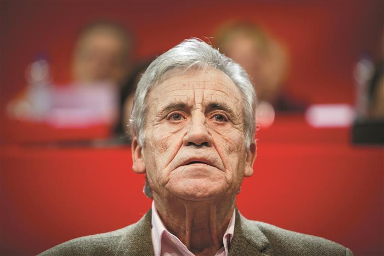 Jerónimo de Sousa critica “promiscuidade” entre governo e empresas