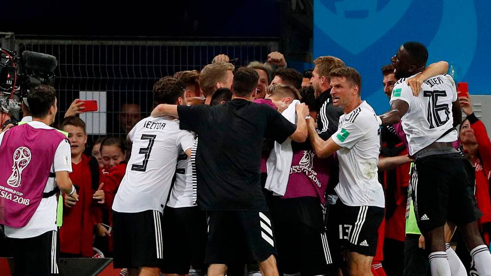 Alemanha evita novo empate nos descontos. México triunfa sobre Coreia