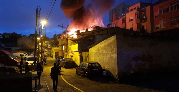 Lisboa. Incêndio nas Laranjeiras
