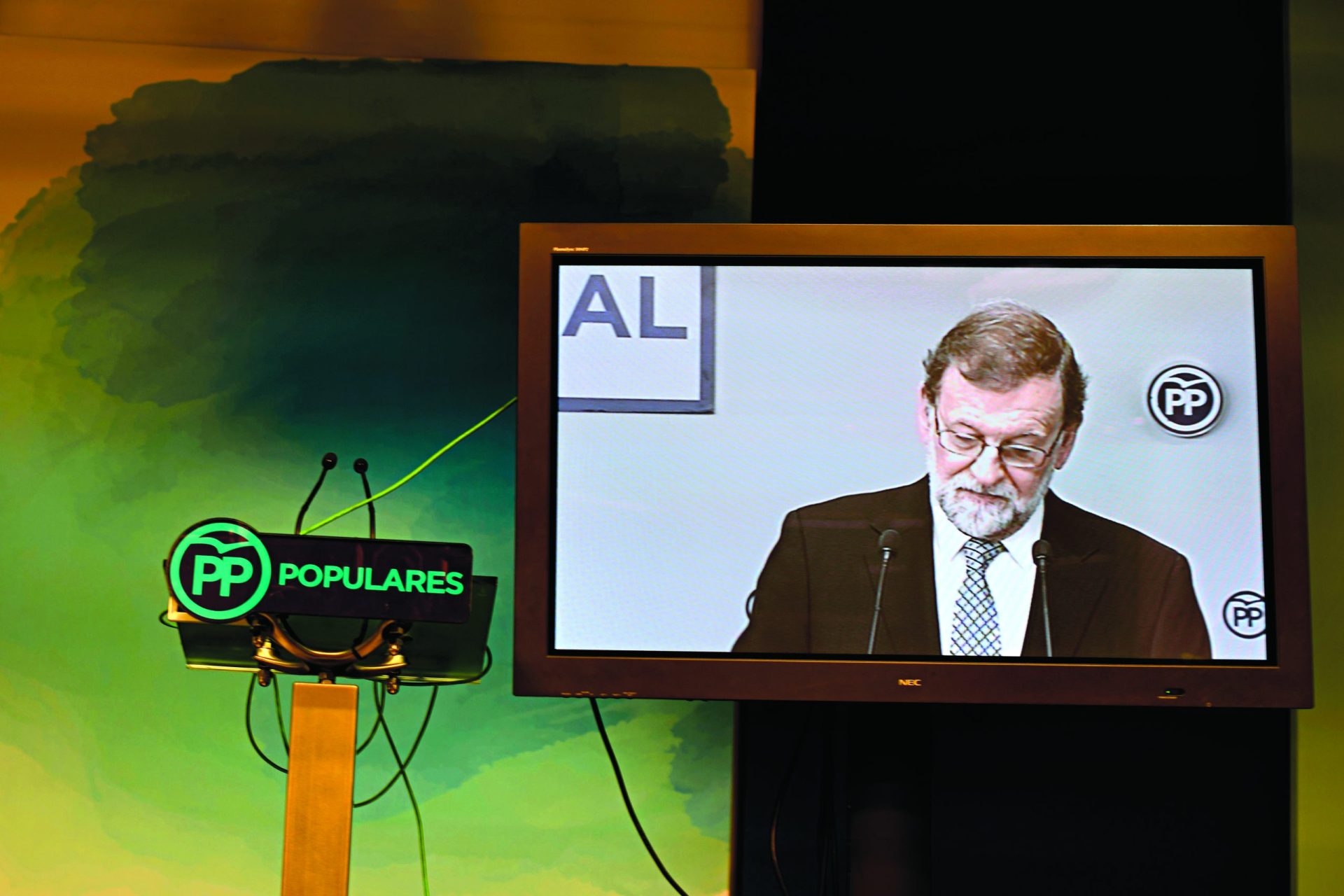 Espanha. Rajoy deixa o partido em cacos
