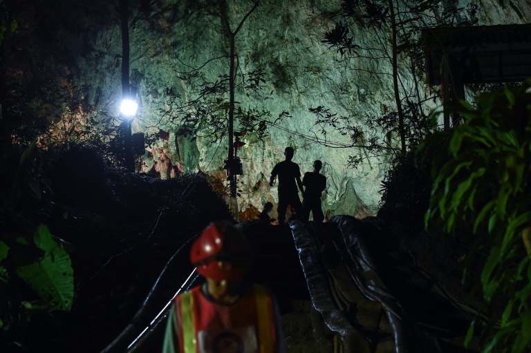 Crianças poderão esperar até quatro meses para serem resgatadas da gruta na Tailândia