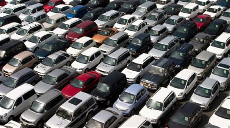 Emissões poluentes: fabricantes de automóveis em risco