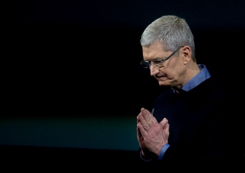 Apple atinge objetivos e CEO é recompensado com 120 milhões de dólares em ações