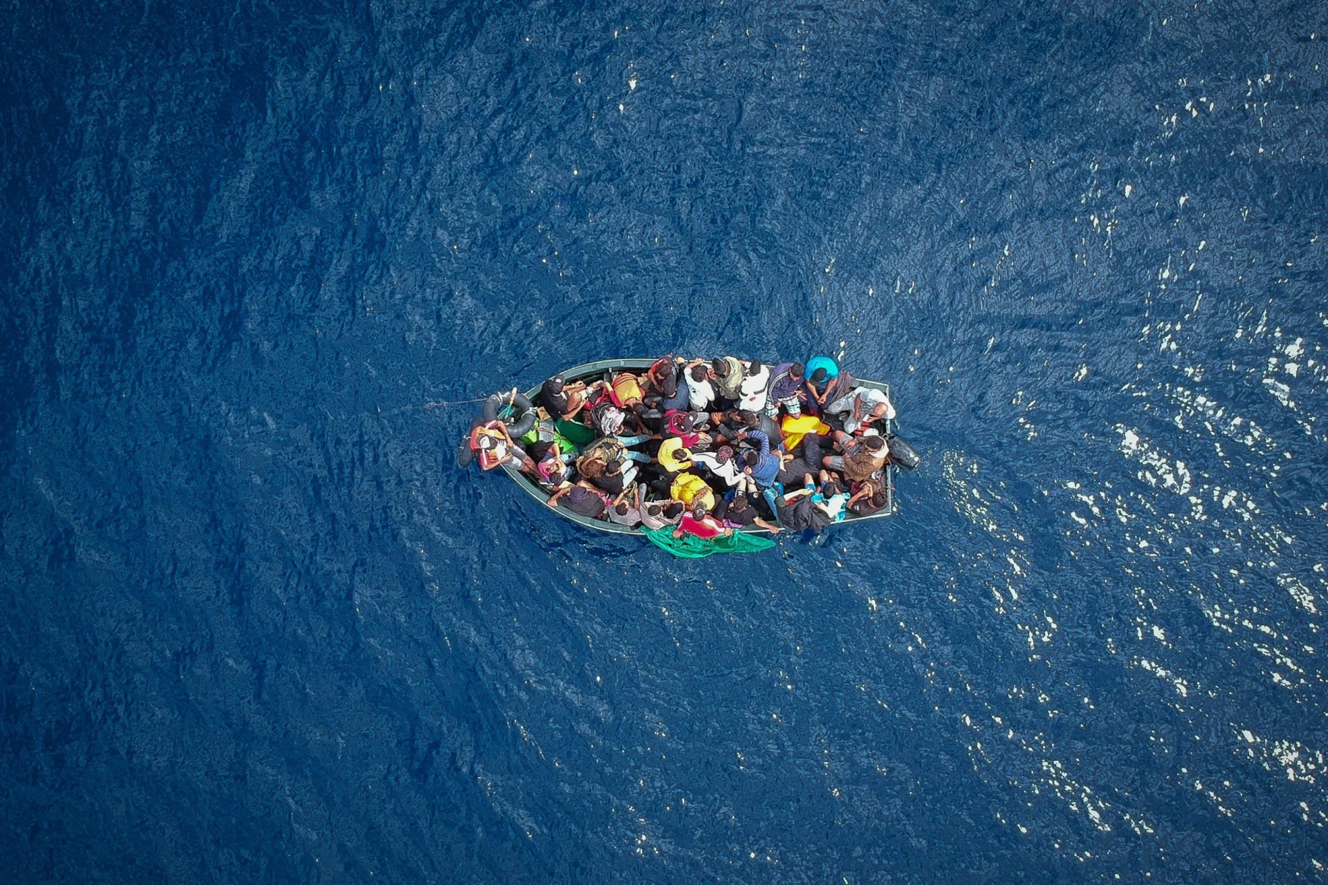 Polícia Marítima portuguesa ajuda no regaste de migrantes