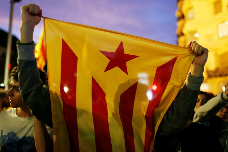 Líderes separatistas catalães condenados com penas até 13 anos de prisão