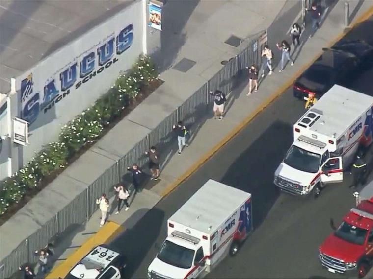 Autor de tiroteio em escola em Los Angeles não resiste aos ferimentos e morre
