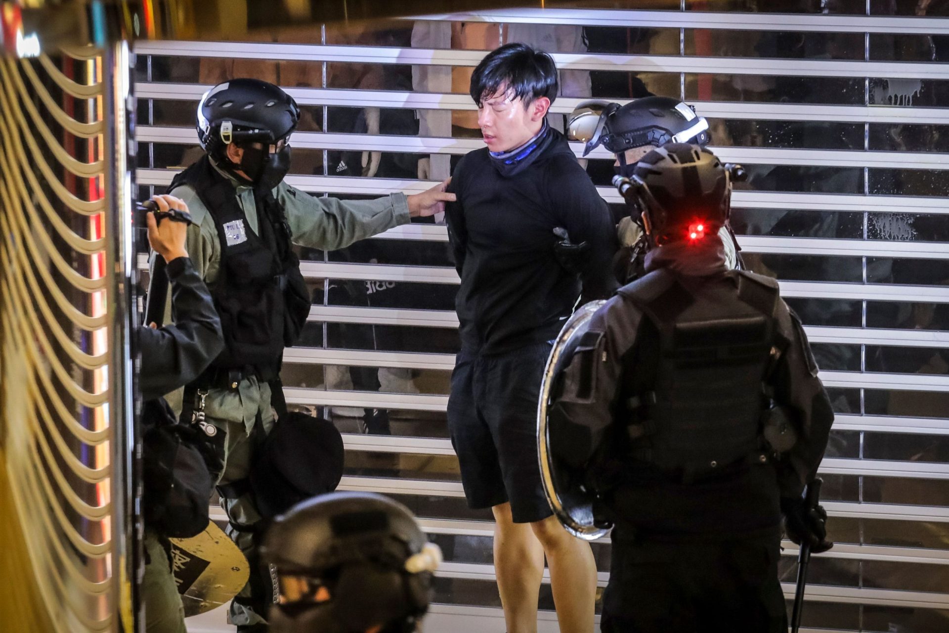 Cinco feridos à facada e à dentada em Hong Kong