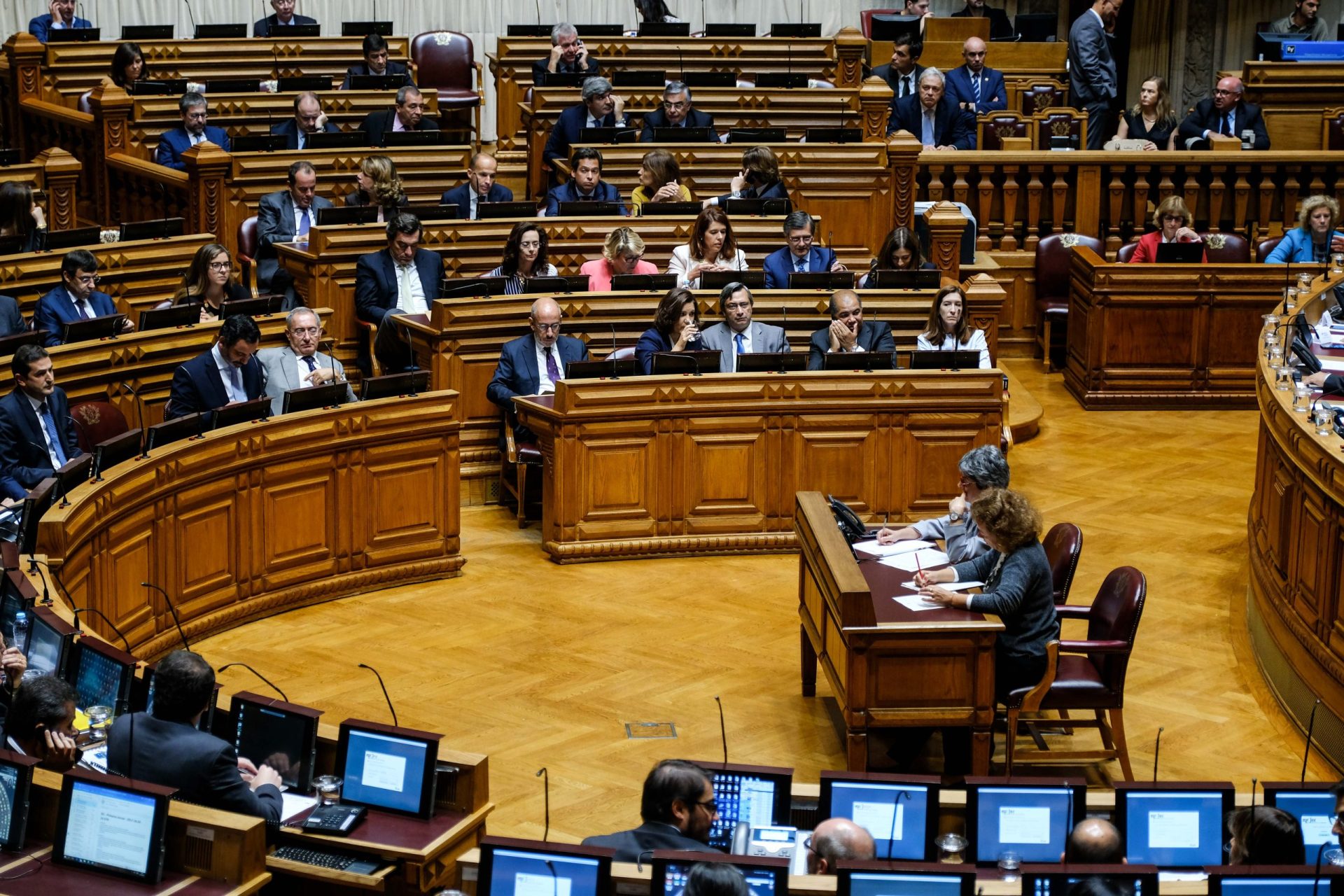 Novo sistema de votação eletrónica no Parlamento custou 43 mil euros