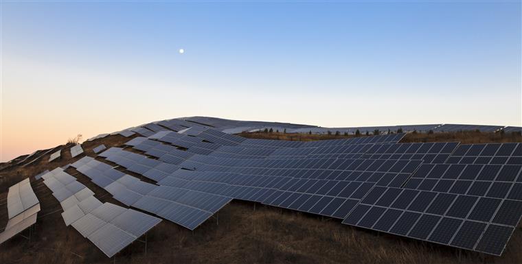 Finerge compra centrais solares em Espanha por 23,5 milhões