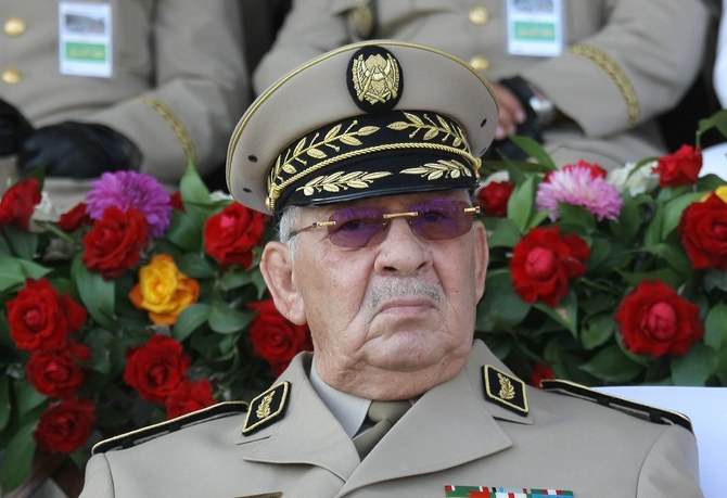 Morreu o líder de facto da Argélia, o general Gaid Salah