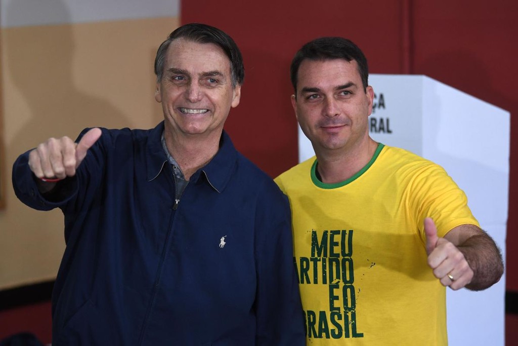 Bolsonaro garante que caso se prove a culpa do seu filho ele “vai ter que pagar”