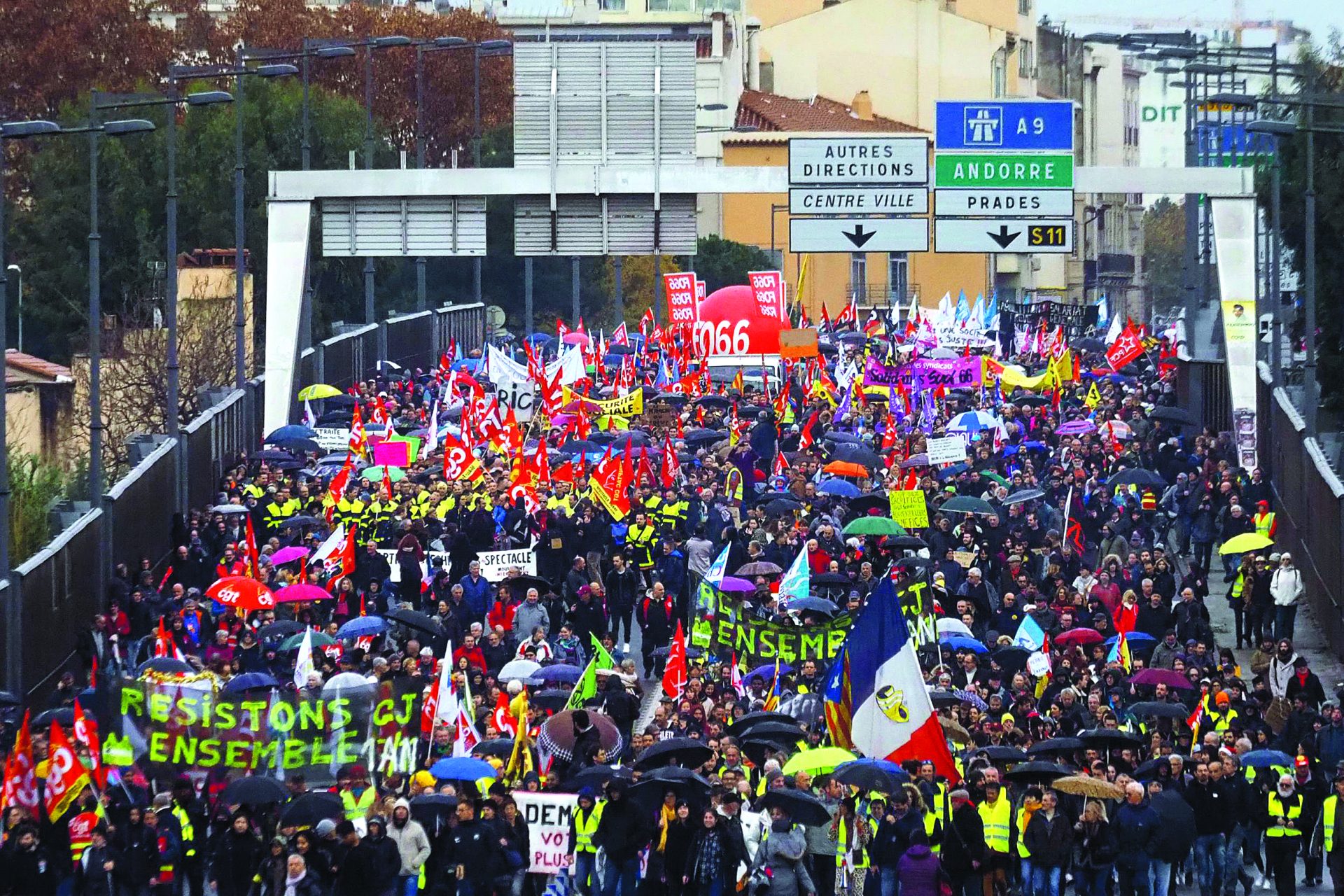 França. Centenas de milhares contra reforma das pensões